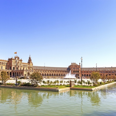 Kom bort från rutinen, njut av Sevilla! San Pablo Sevilla Kom bort från rutinen, njut av Sevilla! San Pablo Sevilla